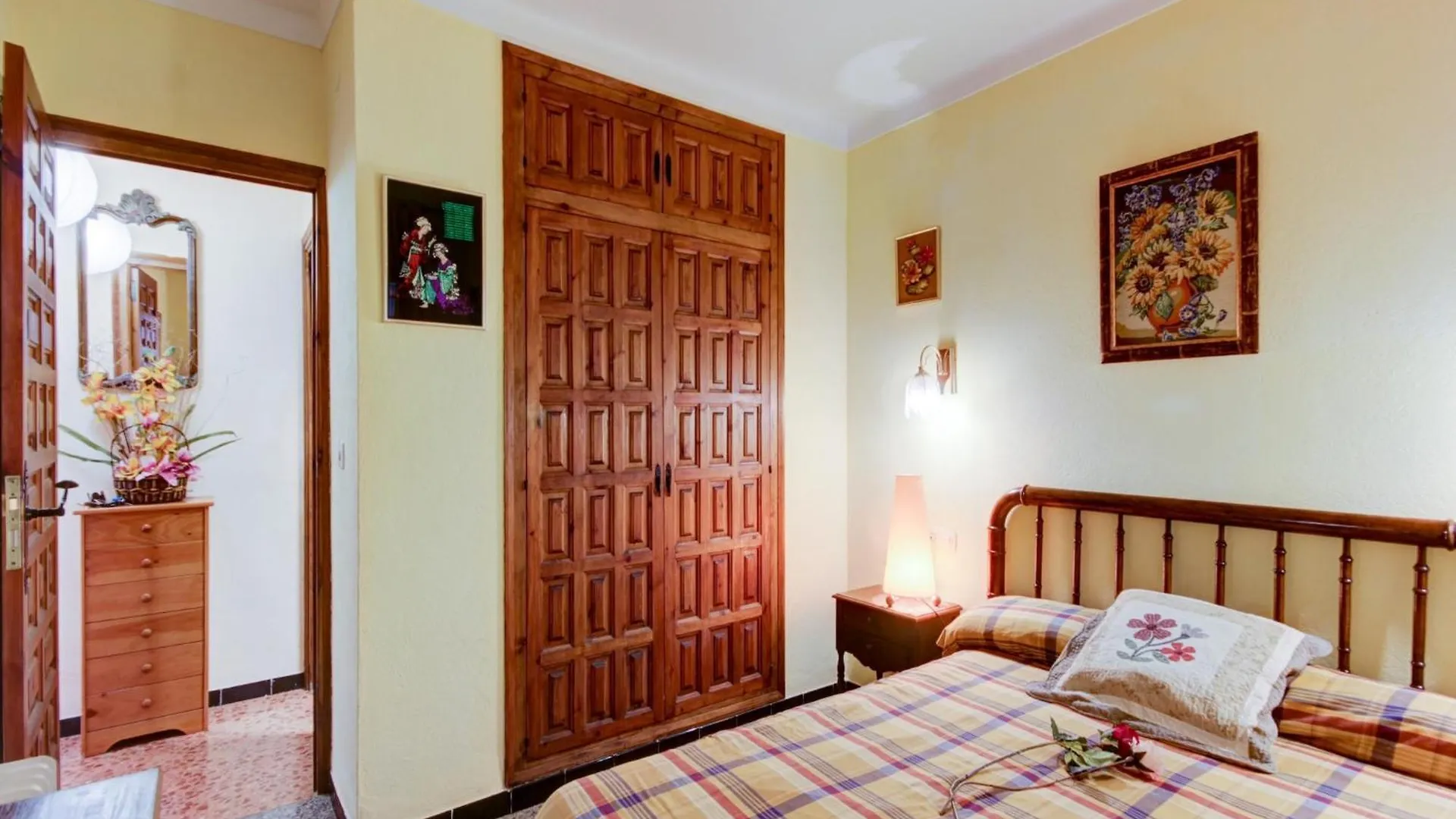 Apartment In Roses Centro