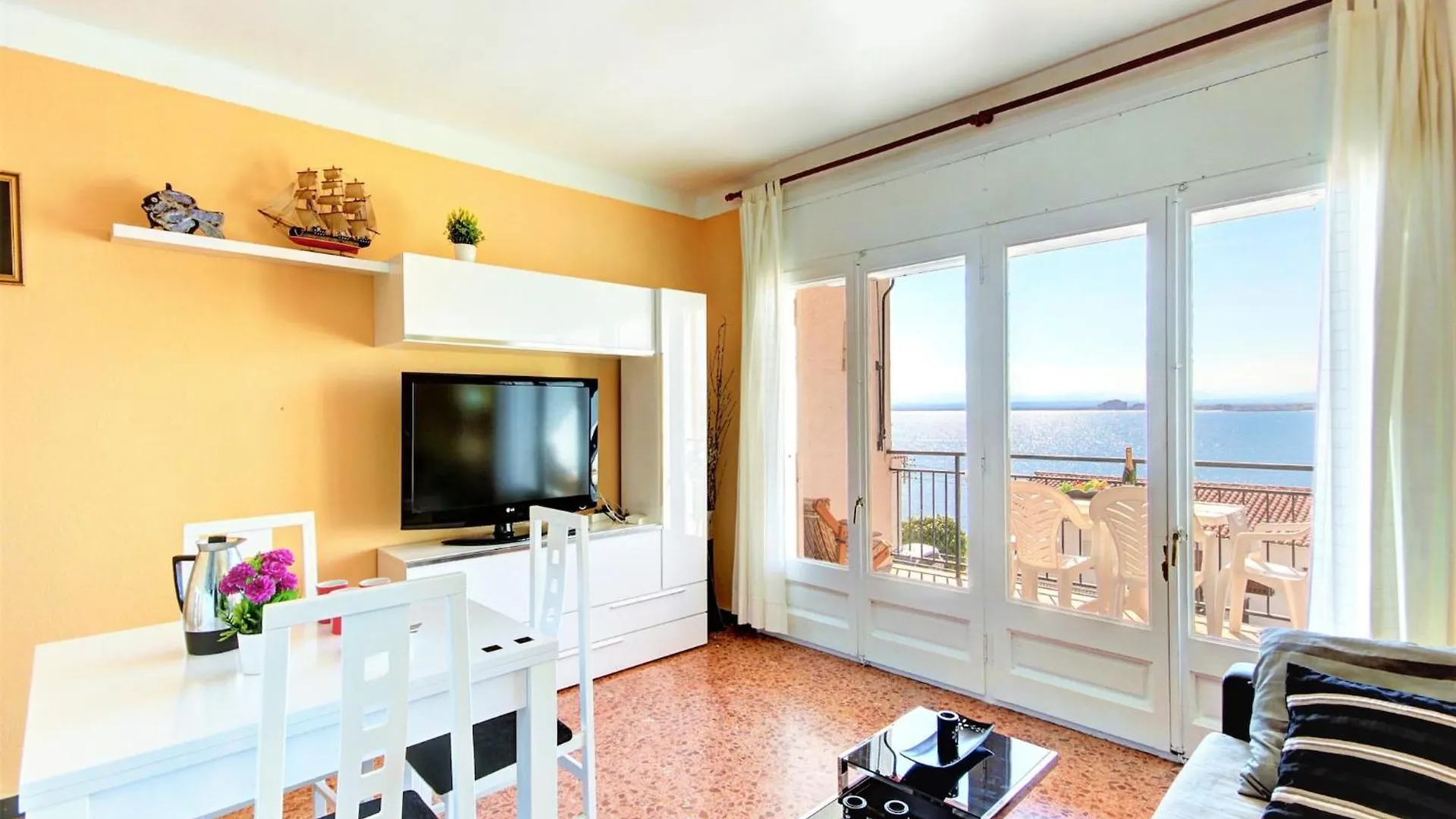 Apartment In Roses Centro Spagna