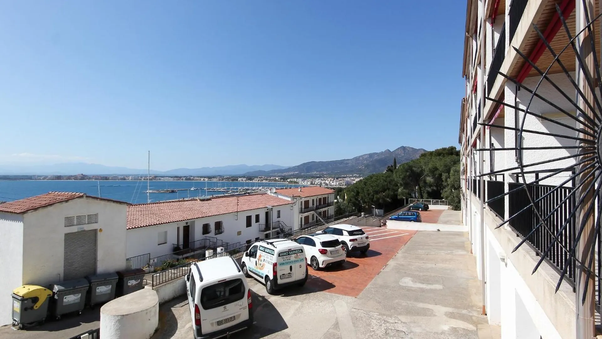 Apartment In Roses Centro
