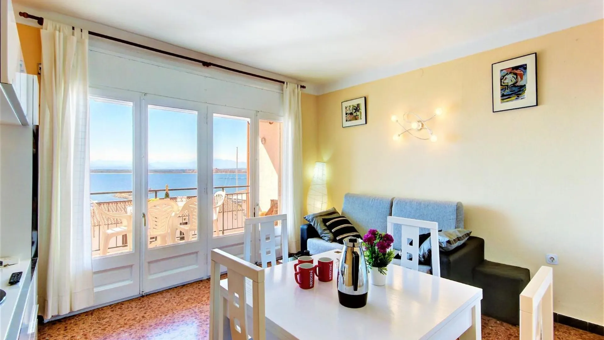 Apartment In Roses Centro Spain