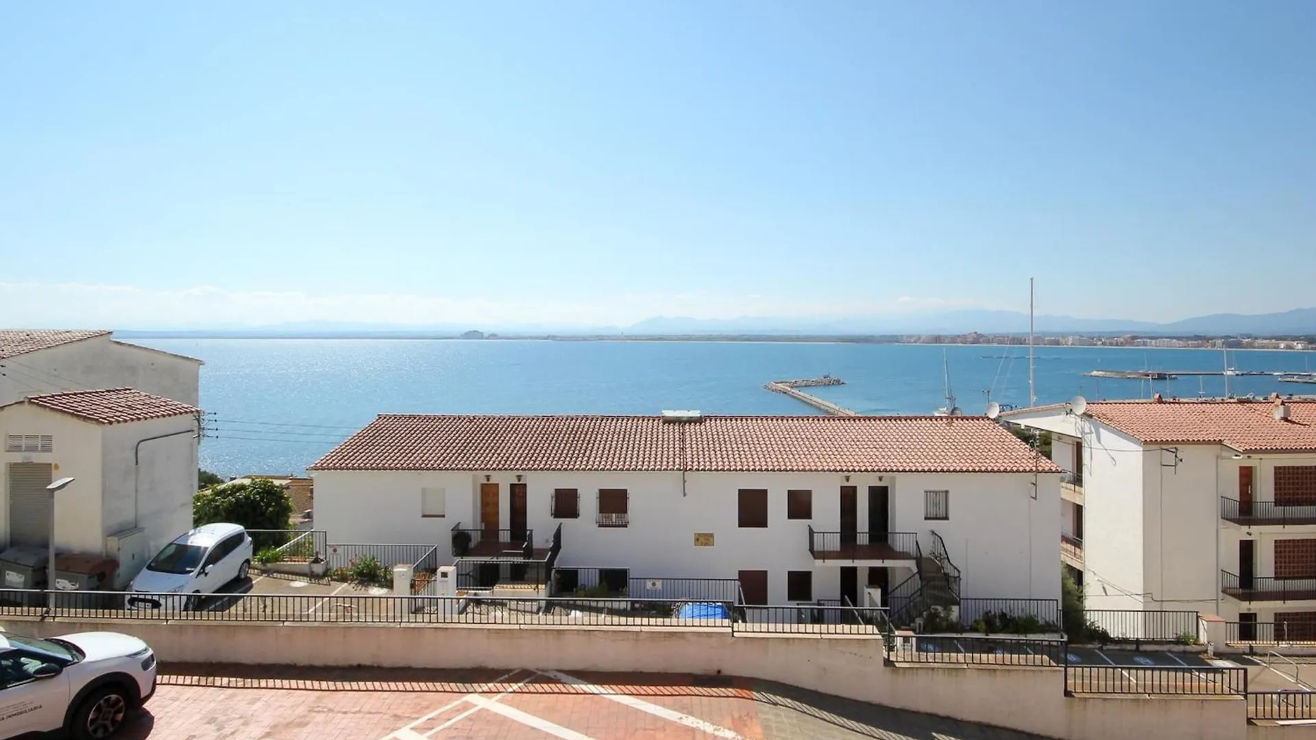 Apartment In Roses Centro