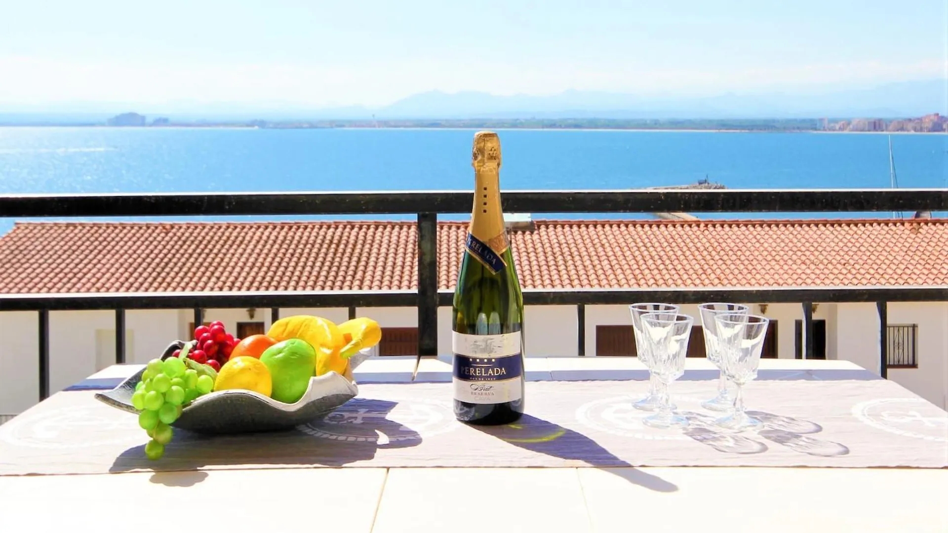 Apartment In Roses Centro Spain