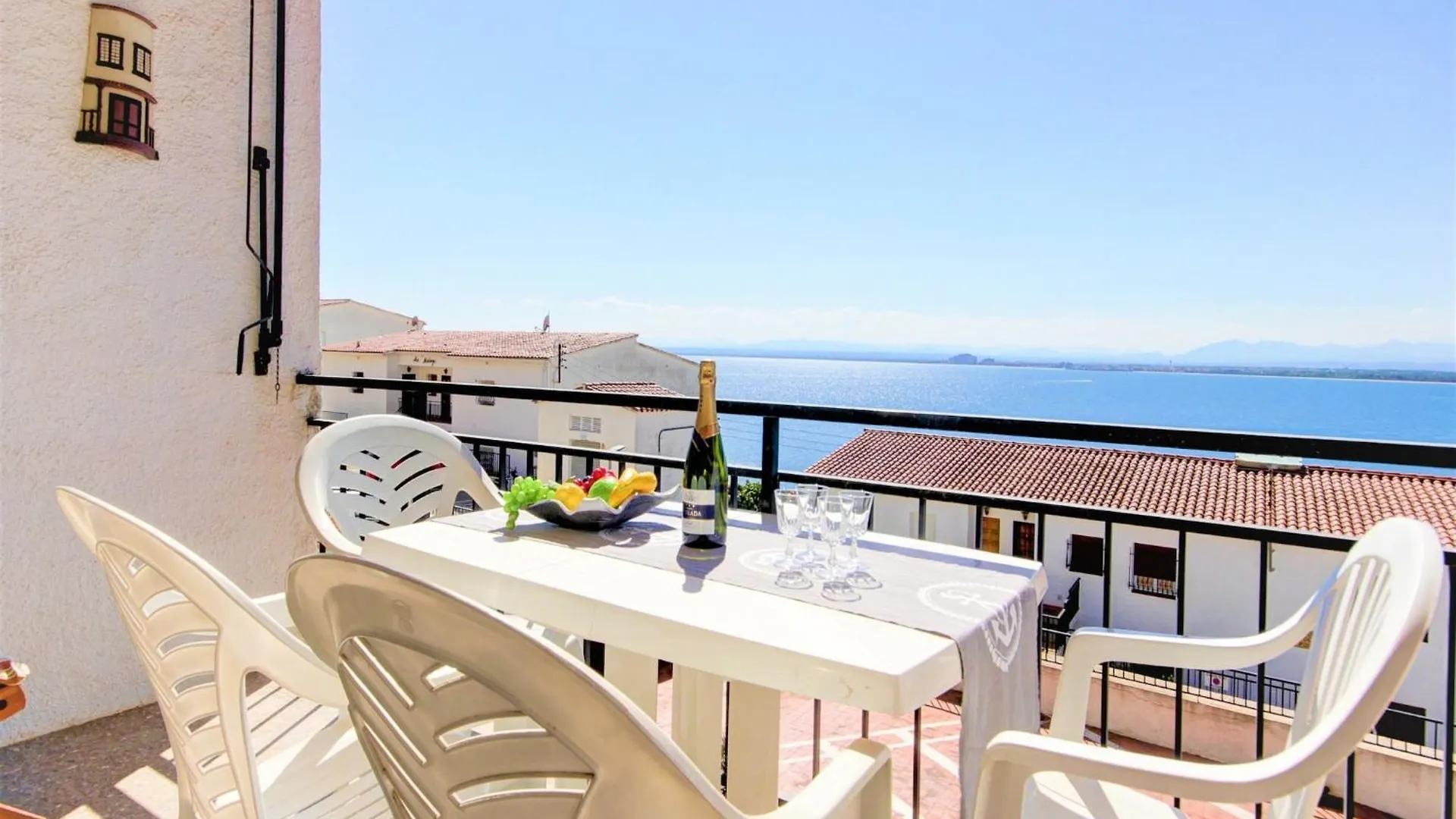 Apartment In Roses Centro