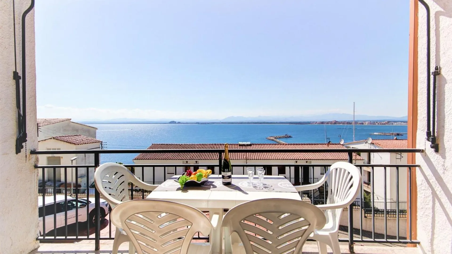 Apartment In Roses Centro Spain